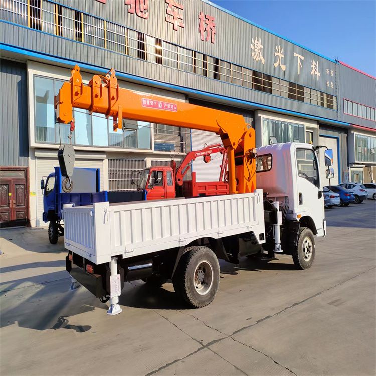 北京市三轮随车吊定制 农用改装机自备吊中瑞长期出售